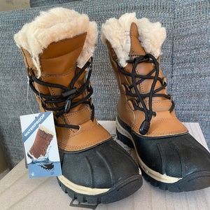 Bearpaw Waterproof Snow Boots (Youth Size 3)